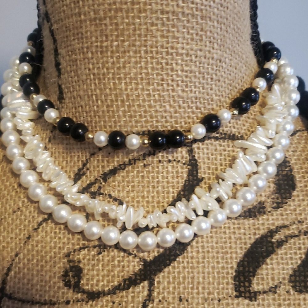 Elegant Pearl and Black Bead Necklace Set